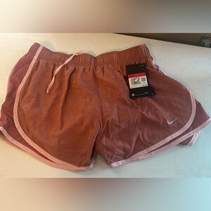 Women’s Nike shorts size large nwt